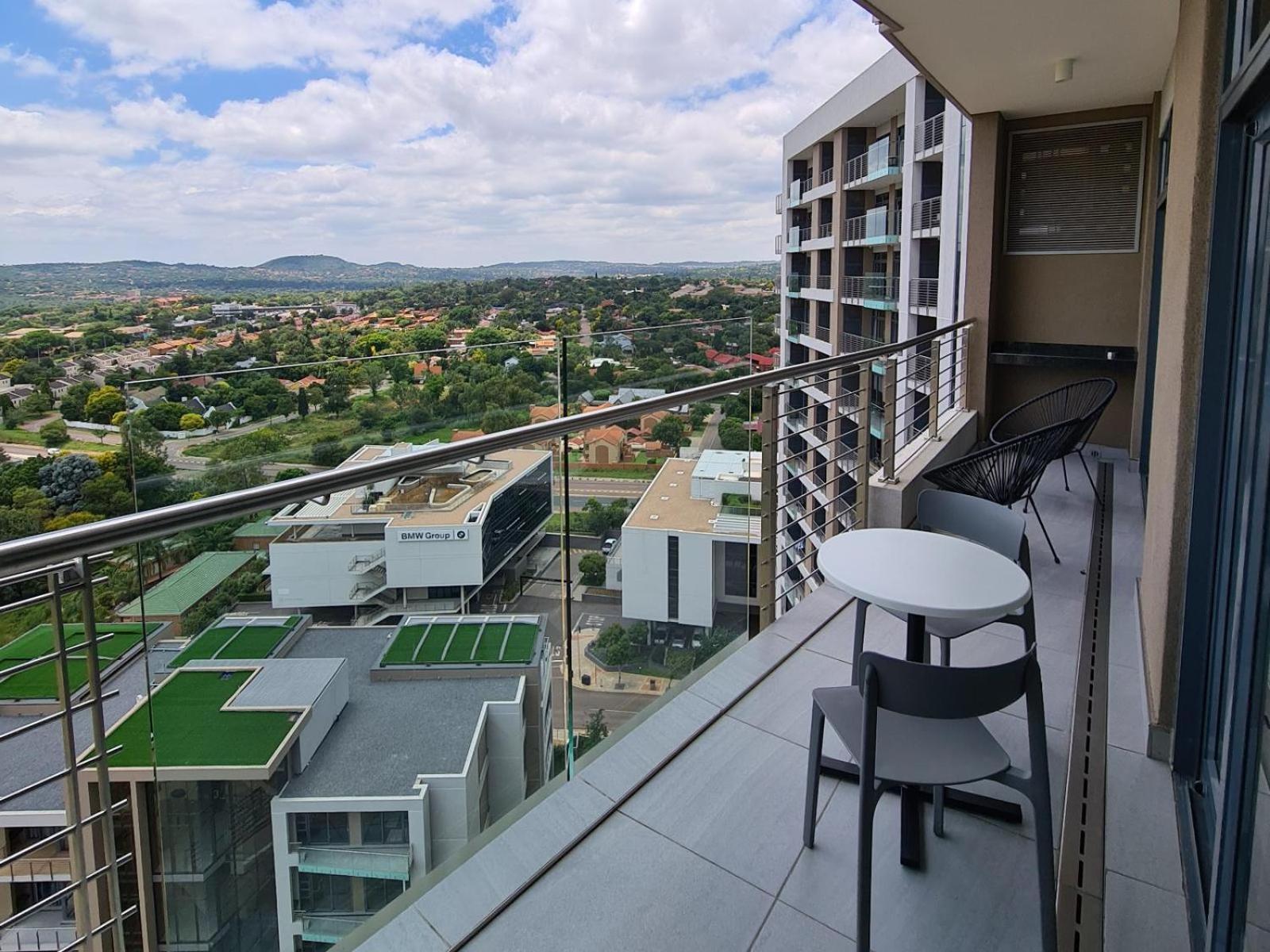 Menlyn Maine Luxury Rentals Pretoria Exterior foto