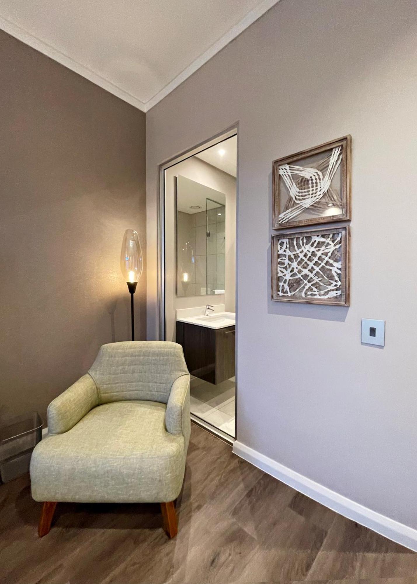 Menlyn Maine Luxury Rentals Pretoria Exterior foto