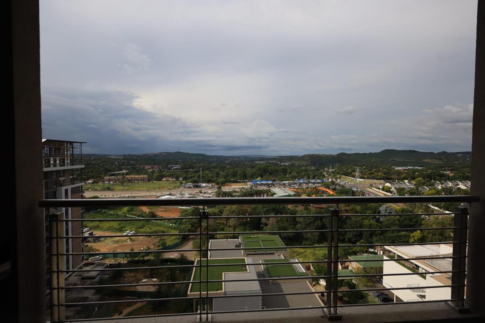 Menlyn Maine Luxury Rentals Pretoria Exterior foto
